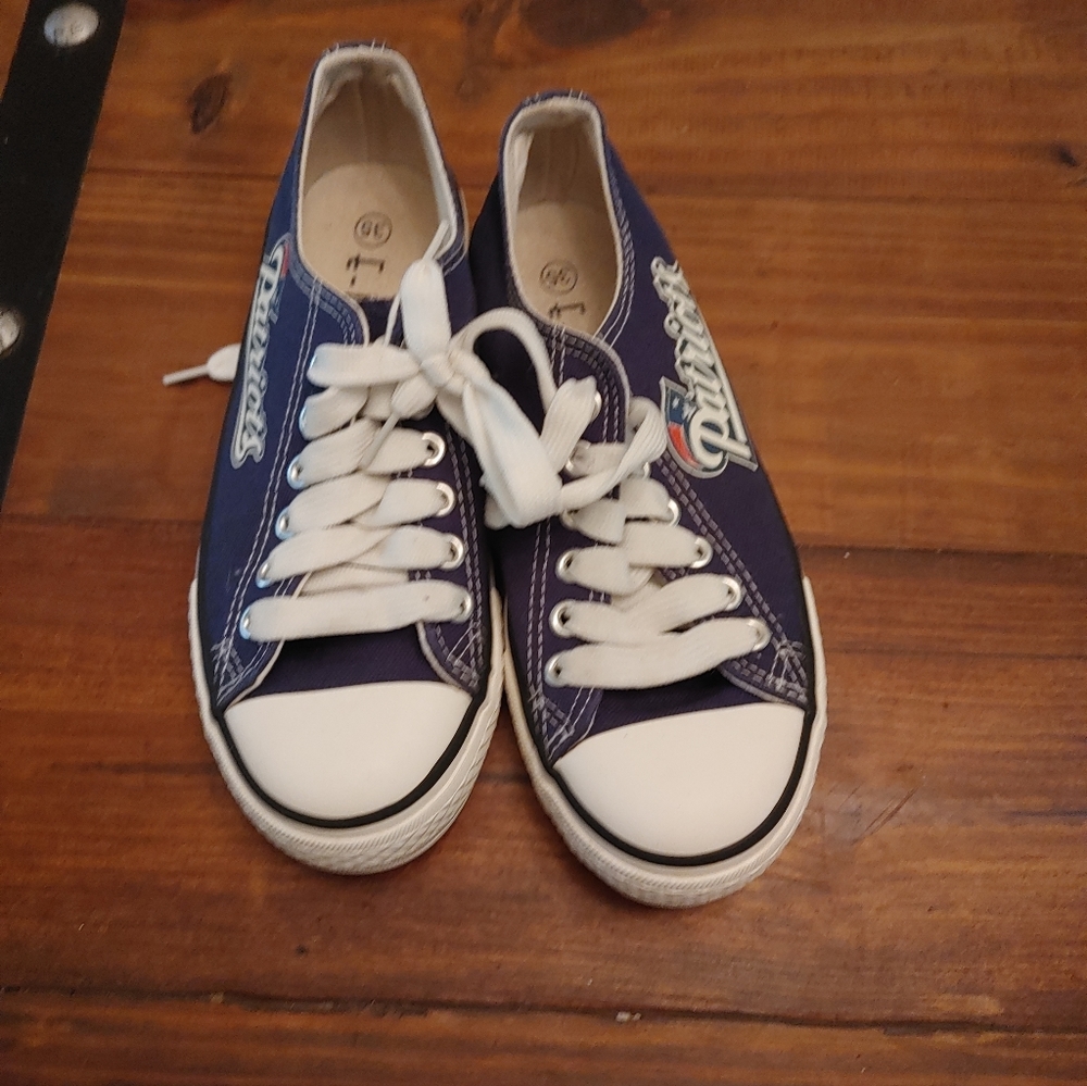 Patriots tennis shoes